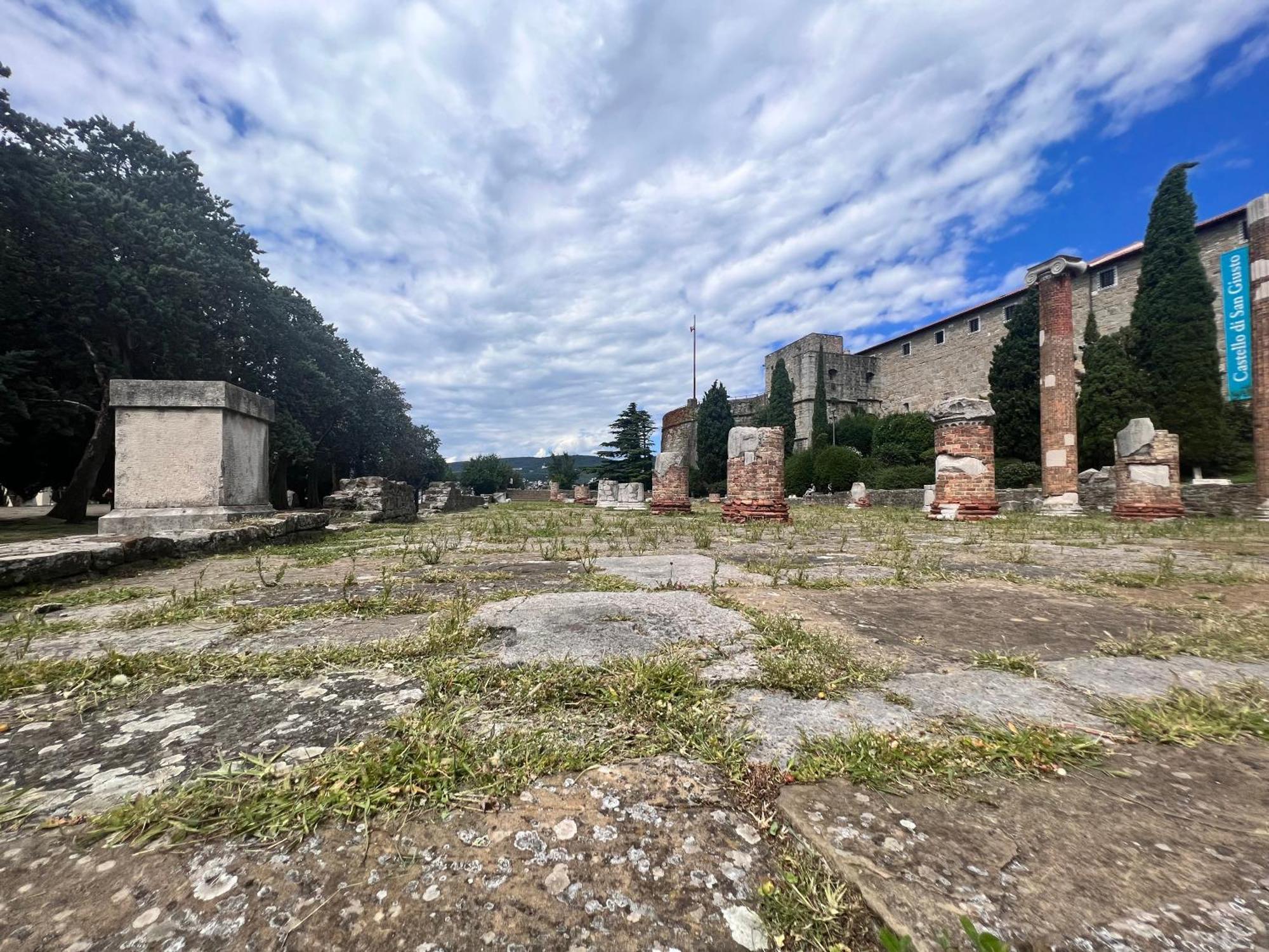 Appartamento Al Castello Trieste Exterior photo